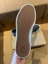 Load image into Gallery viewer, **New Old Stock** Etnies Jameson VULC - Grey / White - size 9.0 -Nthan Williams colourway