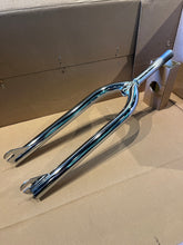 Load image into Gallery viewer, NOS Robinson Racing 24” Cruiser Fork 1” Threaded