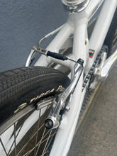 Load image into Gallery viewer, **USED** Yess Bendy Custom Race Bike - 21.5” TT