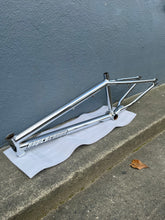 Load image into Gallery viewer, NOS 2005 Supercross MX L Frame 21.5” TT