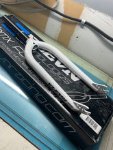 Load image into Gallery viewer, Elevn Mini / Junior Chromo BMX fork - 1” Threadless - White