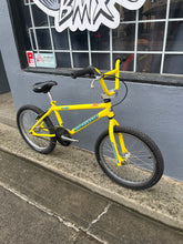 Load image into Gallery viewer, **USED** Hoffman Flash 1997 or 98?