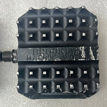 Load image into Gallery viewer, Brooklyn Machine Works “Shinburger” pedals 9/16” Sealed
