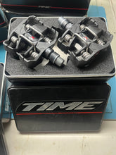 Load image into Gallery viewer, TIME ATAC MX8 Carbon Pedals- Black
