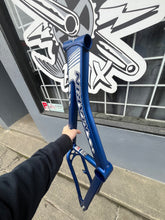 Load image into Gallery viewer, NOS Marin MBX500 Race Frame 20.75” top tube
