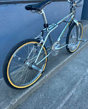 Load image into Gallery viewer, 1996 Mongoose Hooligan
