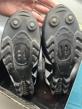 Load image into Gallery viewer, Fly Racing Checkmate Clipless Shoes - Black/ White **USED**
