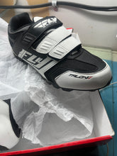 Load image into Gallery viewer, Fly Racing Talon II Clipless Shoes - Black/ White
