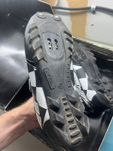 Load image into Gallery viewer, Fly Racing Checkmate Clipless Shoes - Black/ White **USED**
