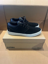 Load image into Gallery viewer, **New Old Stock** Etnies Jameson MT - Black / White - size 8.5 -Chase Hawk colourway
