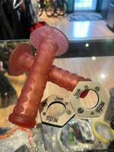 Load image into Gallery viewer, Jive Handles Grips W/ Jive Nuts
